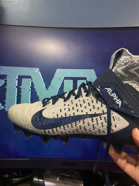 Men's Size M 10.5 (W 11.5) Nike Alpha Menace Elite 2 High Top Cleats (Used)