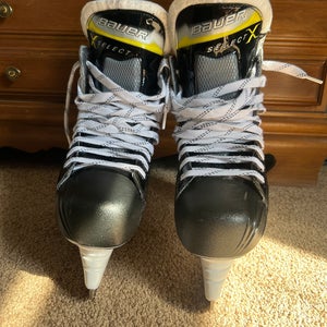 2025 Bauer Vapor X Select Hockey Skates Regular Width 8.5 (Used)