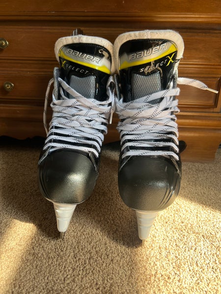 2025 Bauer Vapor X Select Hockey Skates Regular Width 8.5 (Used)