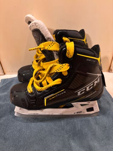 CCM Super Tacks 9370G Hockey Goalie Skates Size 2