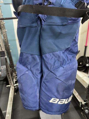 Capitals Djoos Senior Medium Bauer Hockey Pants (Used)