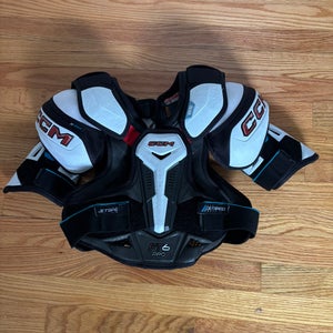 Men's Large Junior CCM JetSpeed FT6 Pro Shoulder Pads (Used)