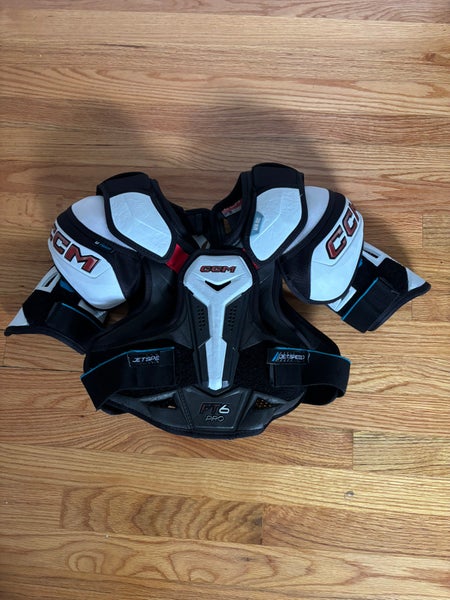 Men's Large Junior CCM JetSpeed FT6 Pro Shoulder Pads (Used)