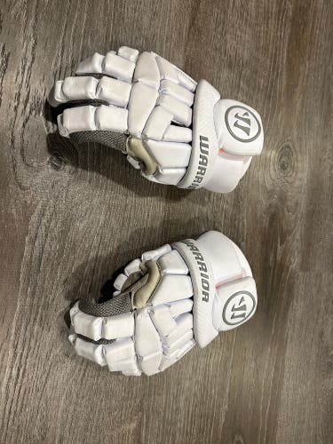 Warrior Burn Youth Lacrosse Gloves Small (used). Awesome condition