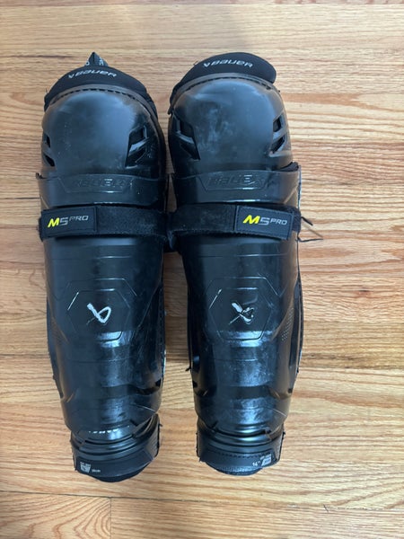 Intermediate Bauer Supreme M5 Pro 14" Shin Pads (Used)