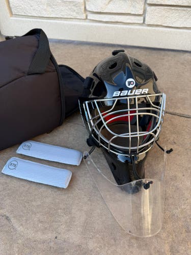 Senior Medium Bauer NME 7 Goalie Mask (Used)