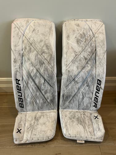 31" 2023 Bauer Vapor X5 Pro Goalie Leg Pads (Used)