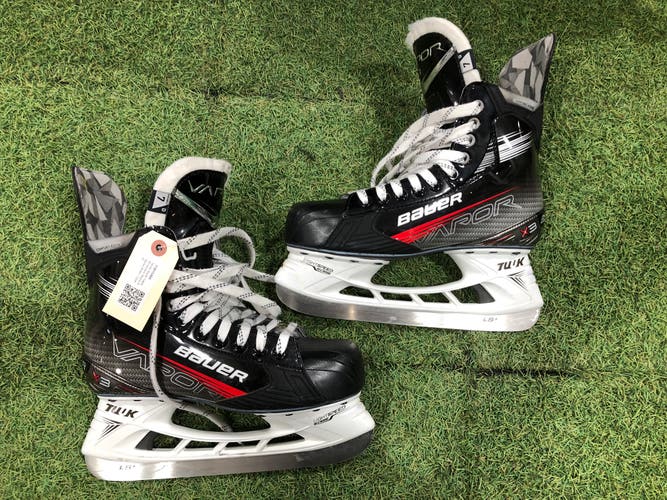 Senior Bauer Vapor X3 Hockey Skates Regular Width 7 (Used)