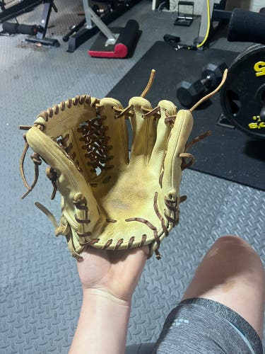 Rawlings Heart of the Hide RH Infield Baseball Glove 11.75" (Used)