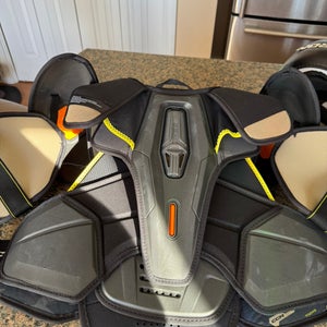 XL Senior CCM Tacks AS-V Shoulder Pads (Used)