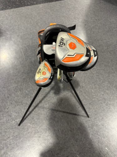 Junior TGW Clubs (Full Set - 6 Pieces) RH | TGW Junior Flex Shafts (Used)