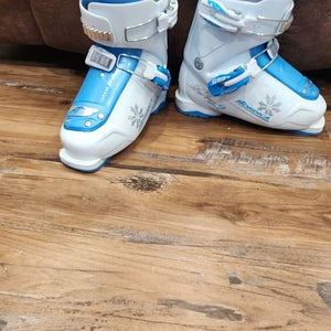 Mondo 20 & 20.5 Kid's Nordica Firearrow Team 2 Ski Boots (Used)