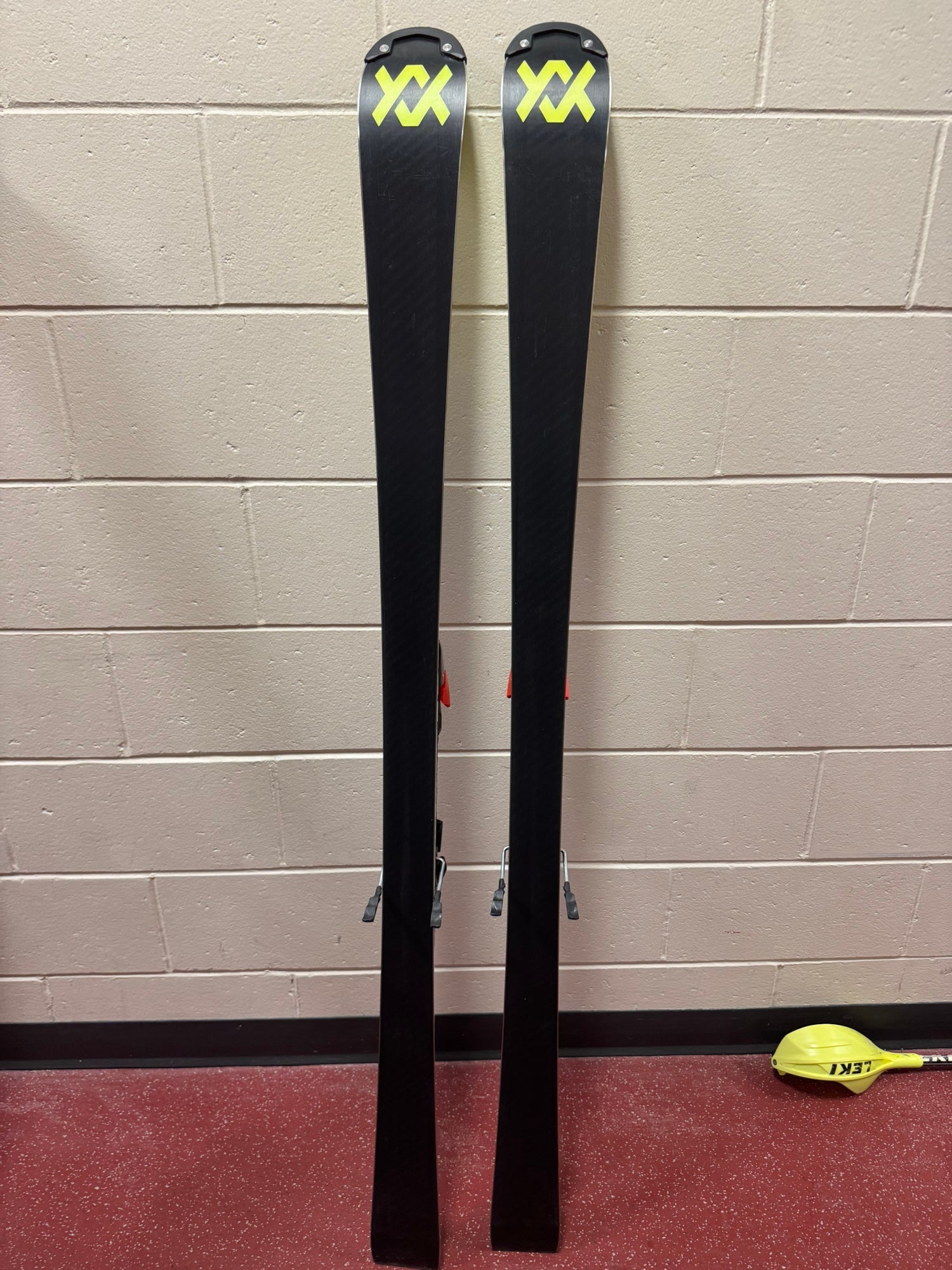 Volkl Racetiger SL 165 World Cup Skis + Marker X-Cell 16 Bindings