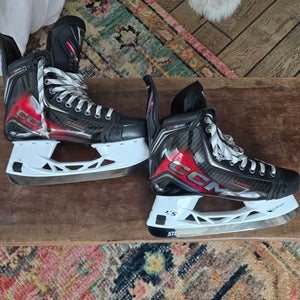 CCM JetSpeed FT8 Pro Hockey Skates Regular Width 8.5 (Used)