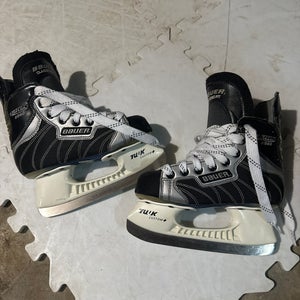 Bauer Supreme 2090 Hockey Skates Size 1 (Used)