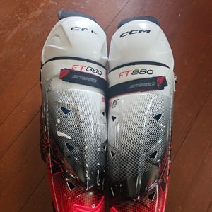 Senior CCM Jetspeed FT880 15" Shin Pads (Used)