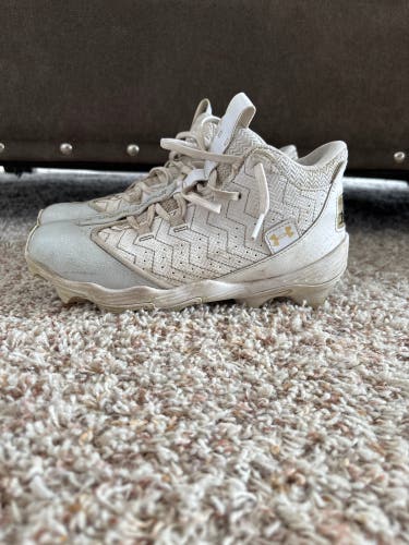 Kids 6Y (Big Kids / Youth) Youth Under Armour Molded Cleats Cleats (Used)