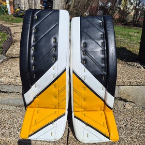 33" +2"  Warrior Ritual G4 Pro Goalie Leg Pads Pro Stock (Used)