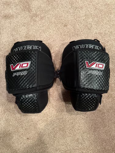 Vaughn Velocity V10 Senior Goalie Knee & Thigh Protector