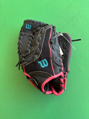 Black Adult Wilson Flash RH Softball Glove 12"