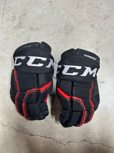 14” CCM Pro Custom Chicago Blackhawks QUENNEVILLE Pro Gloves Pro Stock (Used) NHL