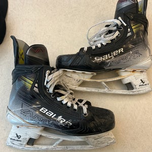 2023 Bauer Vapor Hyperlite 2 Hockey Skates Regular Width 7 (Used)