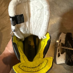 2020 Bauer Supreme 3S Hockey Skates Regular Width Size 4 (Used)