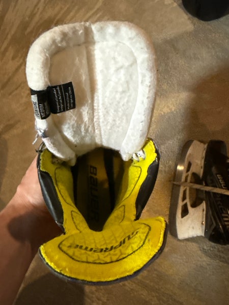 2020 Bauer Supreme 3S Hockey Skates Regular Width Size 4 (Used)