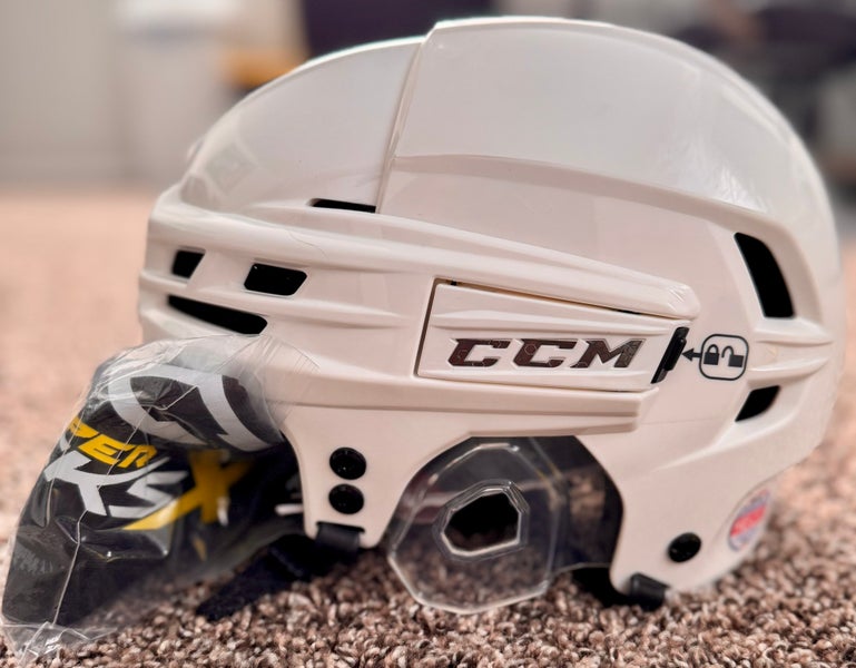 Senior Medium CCM Super Tacks X Helmet (New)