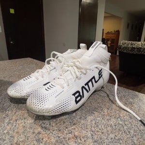 White Men's Size M 9.5 (W 10.5) Adult Battle Molded Cleats Cleats (New)
