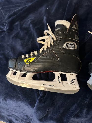 Graf Supra 705 Hockey Skates Wide Width 8.5 (Used)