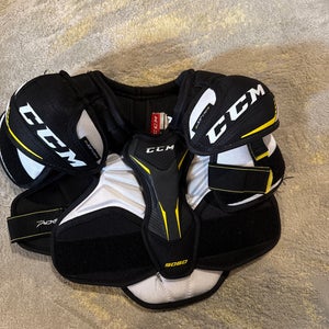 Small Junior CCM Tacks 9060 Shoulder Pads (Used)