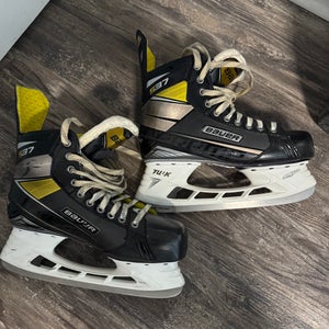 Black/Yellow Bauer Supreme S37 Hockey Skates Size 10EE (Used)