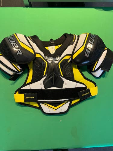 New Bauer Supreme Matrix Shoulder Pads | Junior Medium