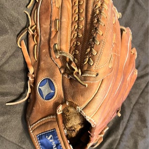 Spaulding Vintage Baseball/ Softball Mitt 12.75” Left Hand Throw