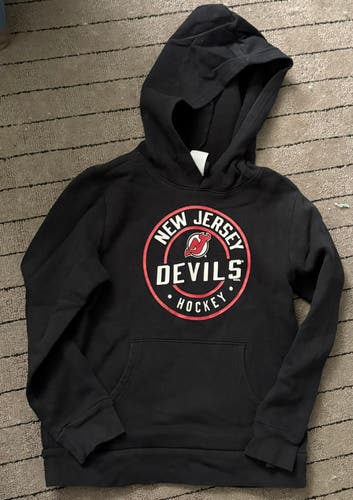 Boys New Jersey Devils Medium Sweatshirt (Used)