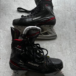 2019 Bauer Vapor 2X Hockey Skates Regular Width Size 4 (Used)