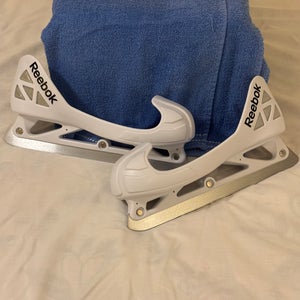 New w/Tags Reebok Hockey Goalie Skate Cowlings w/ Blades Size 11