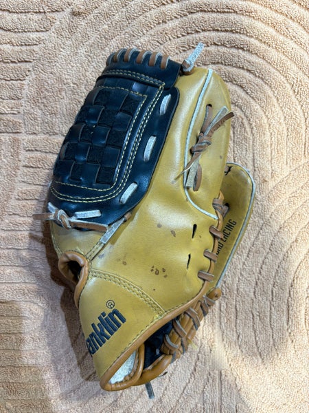 Brown Franklin Fieldmaster RH Baseball Glove 10" (Used)