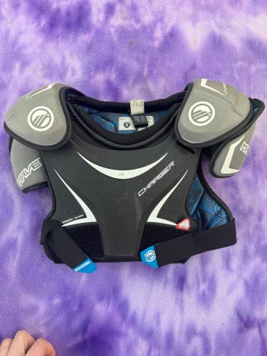 Small Youth Maverik Charger Shoulder Pads (Used)