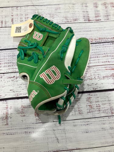 Green Wilson A2000 RH Baseball Glove 11.5" (Used)