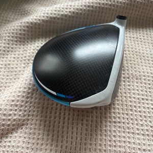 Unisex Titleist Right Handed Driver 10.5 Loft (Used)