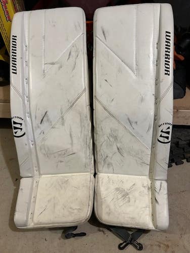 28" Warrior Ritual G6 E+ Goalie Leg Pads (Used)