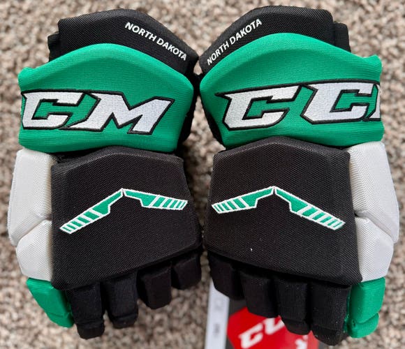 CCM HGTKPP Tacks Gloves 13" Pro Stock (New)