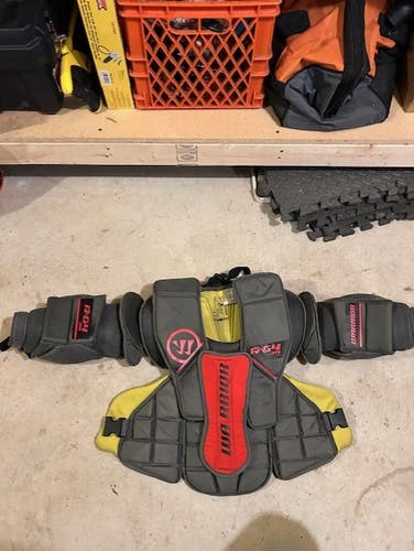 Small / Medium Warrior Ritual G4 Goalie Chest Protector (Used)