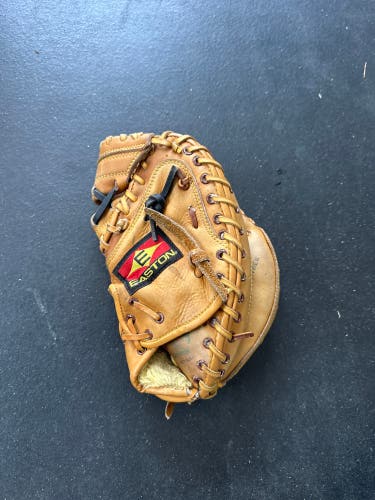 Easton Ex220 RH Catcher's Baseball Glove (Used)