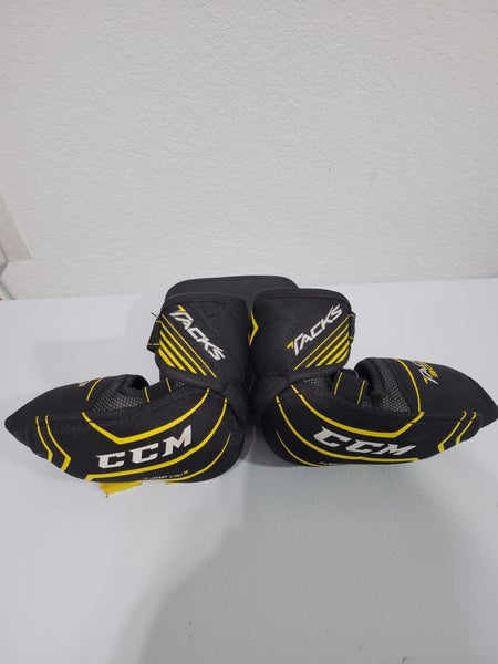 Junior Large CCM Tacks Elbow Pads (Used)