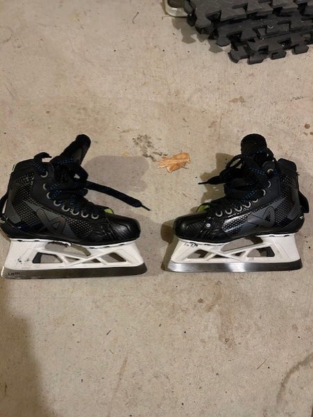 Bauer Elite Hockey Goalie Skates Size 2 (Used)