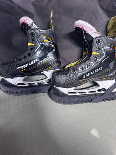 Black Bauer Supreme M5 Pro Hockey Skates Regular Width 12 (Used)