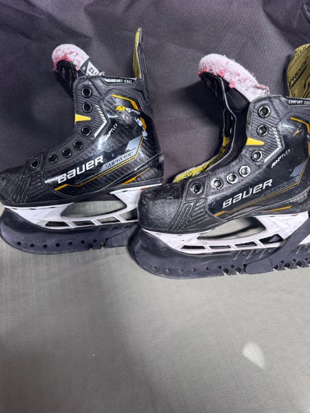 Black Bauer Supreme M5 Pro Hockey Skates Regular Width 12 (Used)
